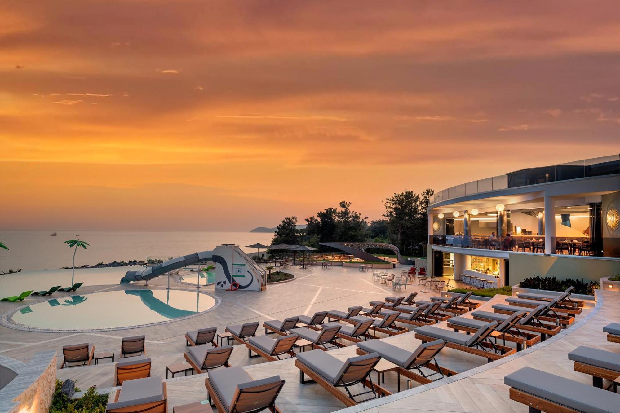 อเล็กซานดรา เอเลแกนซ์ บริดจิง เจเนอเรชั่น Hotel โปตอส ภายนอก รูปภาพ